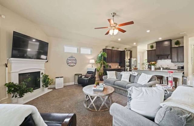 Family retreat with Pool Access