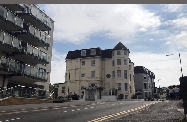 FAMILY ROOM FOR 4 PEOPLE - CAPITAL ONE HOTEL - BOURNEMOUTH CENTRE WEST CLIFF