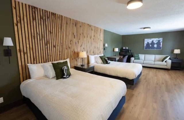 Family Room Sleeps 5 Western Themed Bryce Canyon