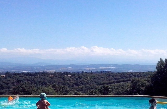 Family-run bed and breakfast with panoramic views near Carcassonne