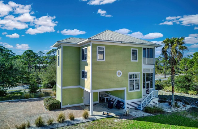 Family Tides - Dog-Friendly, Resort Pool, 2-min Walk To Beach!