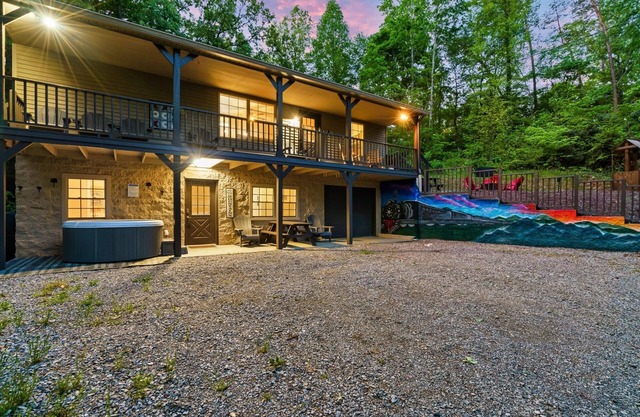 Family Trip? Experience Christmas at Dollywood!