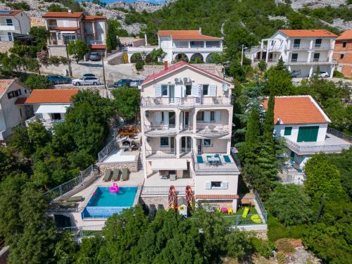 Family Villa Atlantis & more