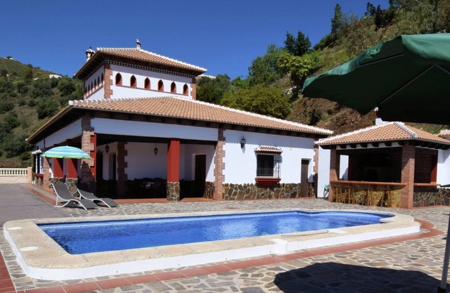 Family Villa with Garden