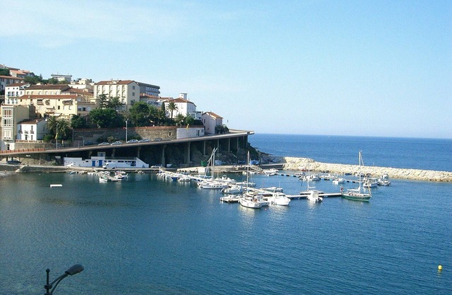 Family village house on Cerbere bay, 4 minutes from the beach