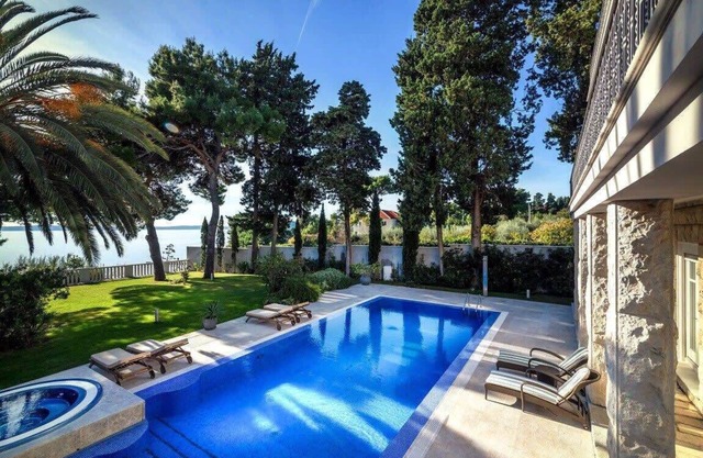 Fancy Modern Villa with Deluxe Interior