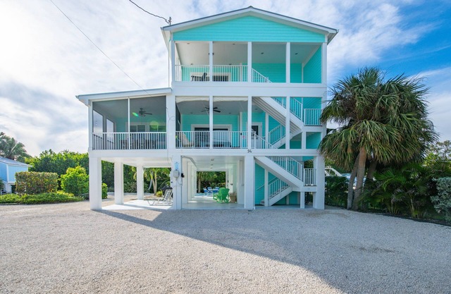 Fandango - private pool This is a pet friendly home. A pet fee and approval of your pet is required.