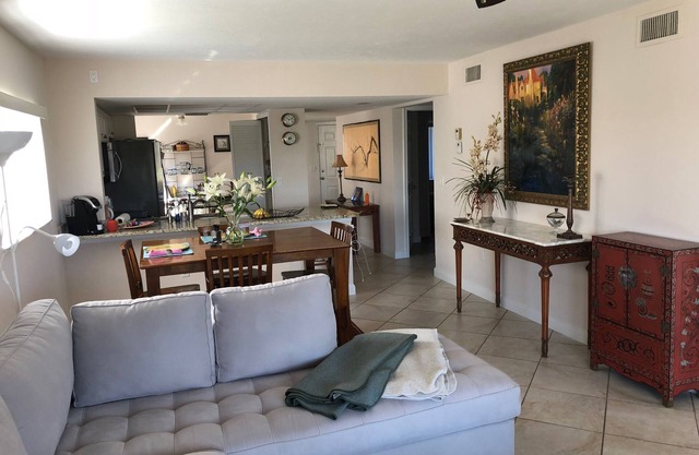 Fantastic 3BR overlooking Hibiscus Golf Course! Heated Pool! EZ drive to Beach!