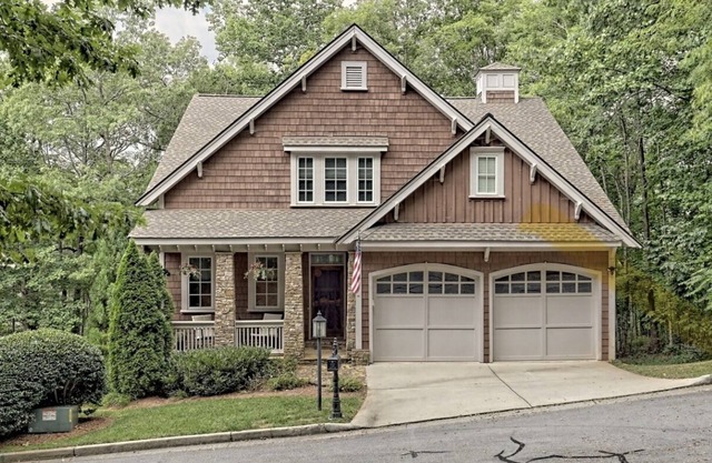 Fantastic home in Waterfall Country Club Clayton, GA av for leases over 31 days