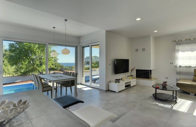 Fantastic new villa with private pool, air conditioning, wifi of a sauna and beautiful sea view