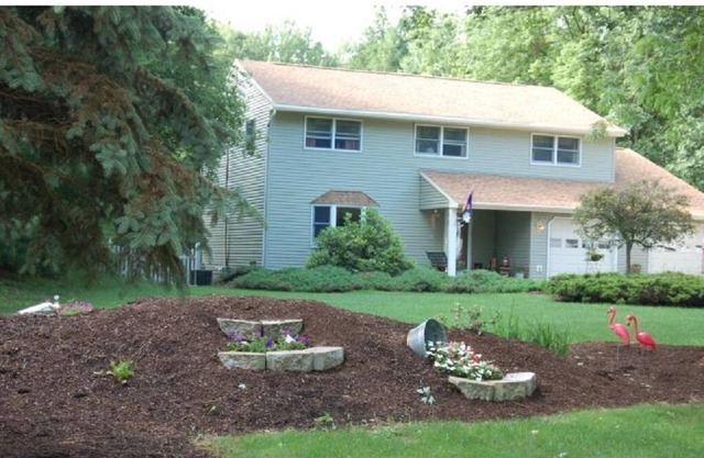 Fantastic Place to Relax , Race track, Saratoga, Lk George, Pool, SPAC.