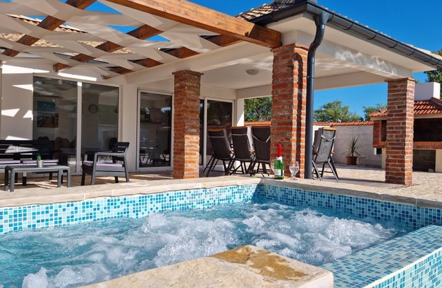 Fantastic pool villa for 6 adults and 2 children and dog with sauna nearby