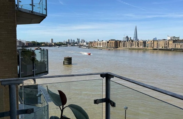 Fantastic river-view flat near touristic heartland