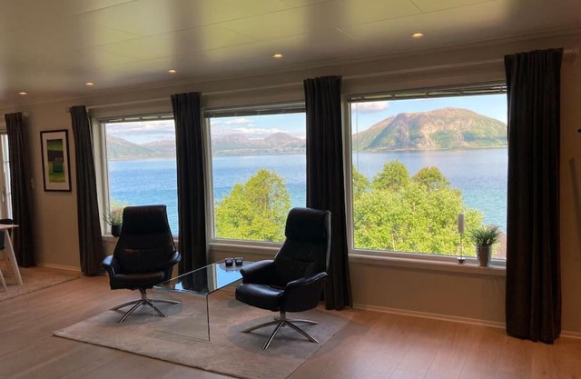 Fantastic view, quiet and relaxing by the sea