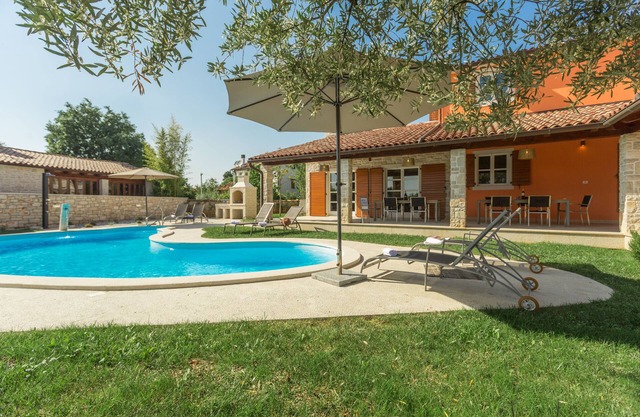 Fantastic villa up to 12 persons with sea view.