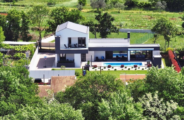 Fantastic villa with pool, table soccer and BBQ