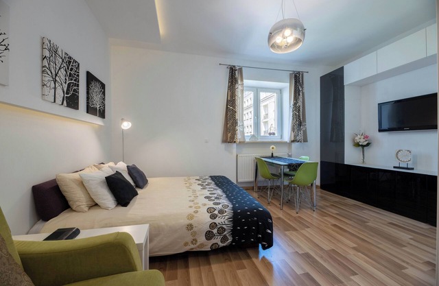 "Fantastica Warszawa" Modern Studio in the CityCenter of Warsaw