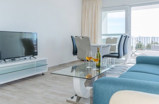 Fantastically beautiful apartments 2 minutes to the beach Pool in the houseHappyHavenHouse