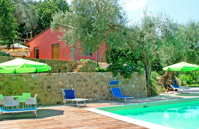 Farm holidays with pool in Sicily, among the Nebrodi's park and close to the sea