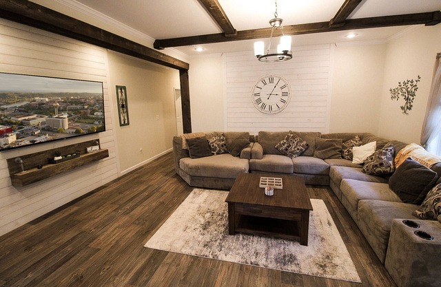 Farmhouse Chic Home in Maryville - Pet Friendly