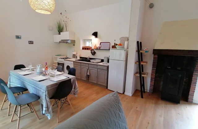 FARMHOUSE GITE WITH SHARED POOL - A CHANGE OF SCENERY FOR FAMILY AND FRIENDS