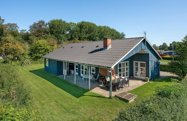 "Farnke" - 600m from the sea by Interhome