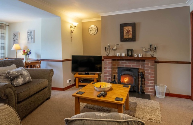 Fellcroft Cottage - Dog-friendly, 1.5 miles from Windermere