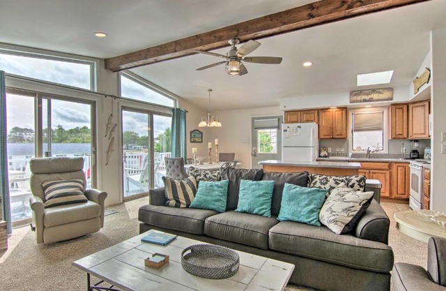 Fenwick Island Home with Canalfront Deck Less Than 1Mi to BCH