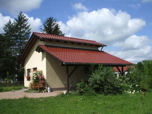 Ferienhaus Mit Grill, Terrasse Und Garten