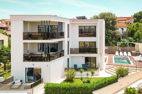 Ferienhaus mit Privatpool für 10 Personen ca 200 qm in Pjescana Uvala, Istrien Istrische Riviera