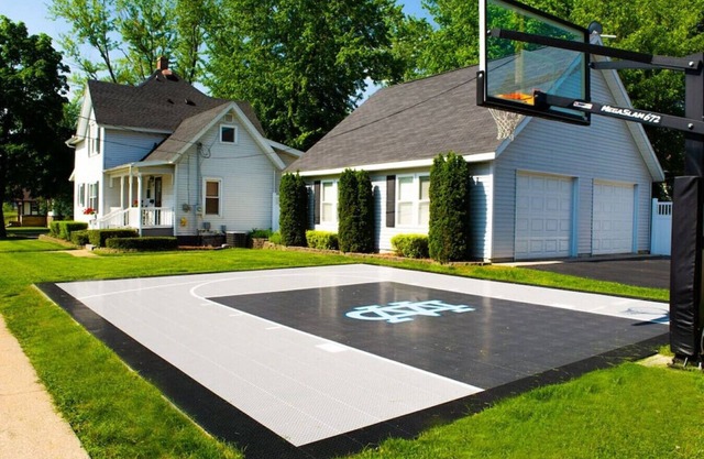 Field House | Game Room | DOWNTOWN Dells | Basketball Court| Arcade