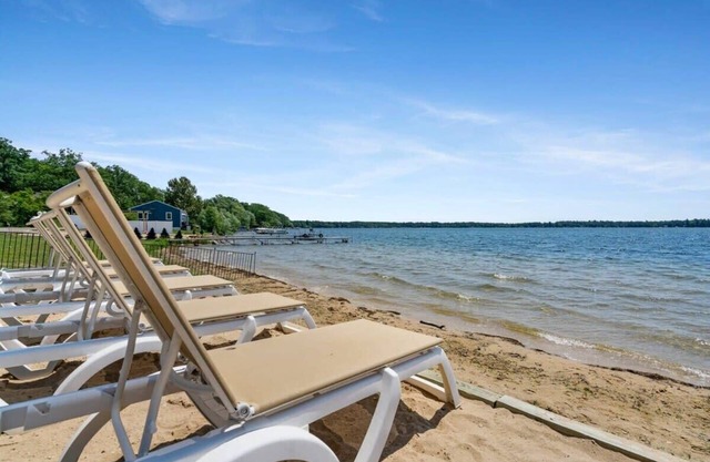 Fife Lake loft style room with lake views- Kitchenette only