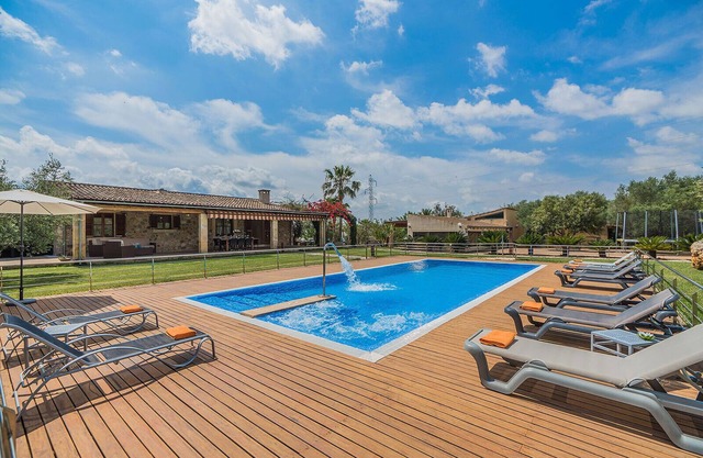 Finca Can Pedro for 8 persons near Ariany Mallorca