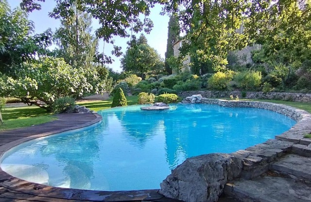 Finca "Mas de l'Aire" with Infinity Pool