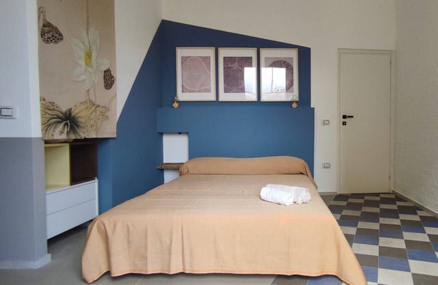 Fiorelli 17 – Blue Peafowl Studio with Private Terrace and Wi-Fi