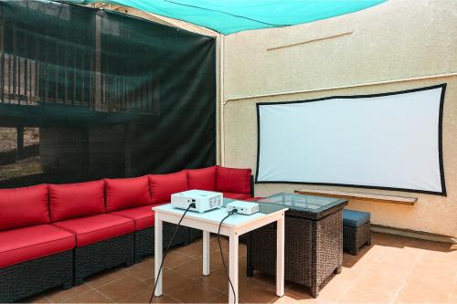 Fire Pit, Hot Tub, Theater, Deck, Downtown Oasis