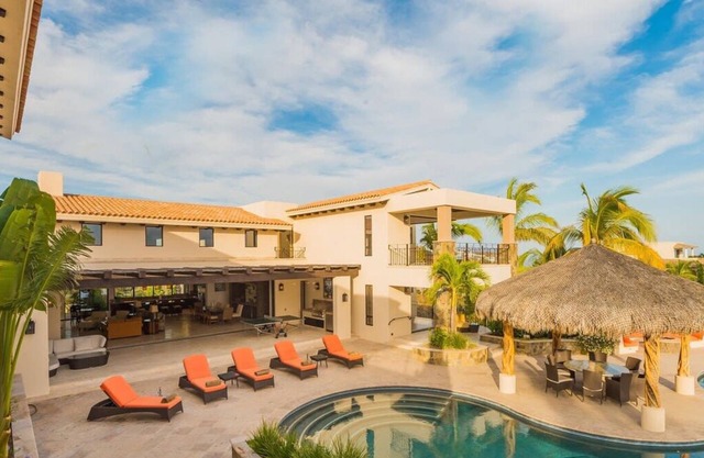 Firepit Sunsets, Hot Tub Soaks, BBQ, Ocean Views