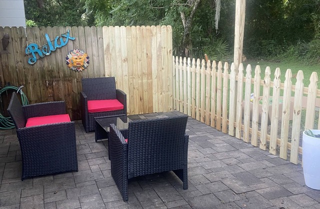 First-Class Crash Pad! studio apartment, close to UCF.