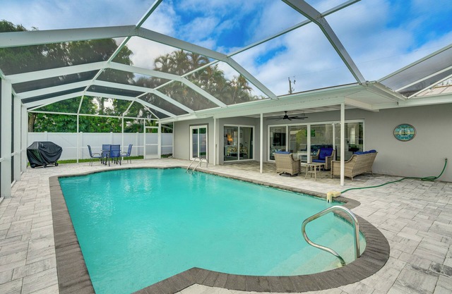 Fish & Swim: Waterfront Home w/Dock in Cape Coral