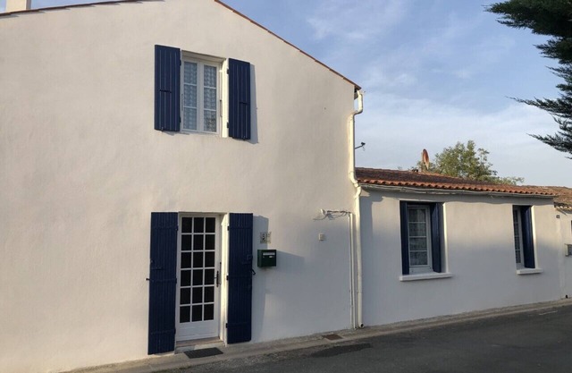 Fisherman's cottage, close to the beach, 2 bedrooms + living room with sofa bed