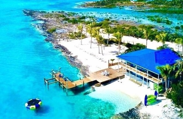 FIVE STAR BEACH FRONT HOME- LOCATION LOCATION LOCATION