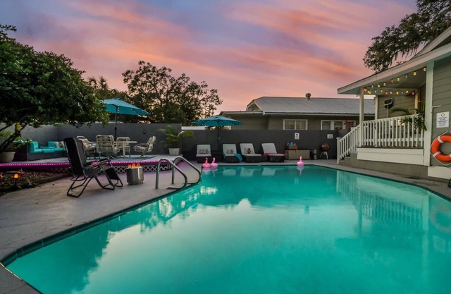 🦩Flamingo Haven! Luxury Home with Private Heated Pool and Amenities Galore!