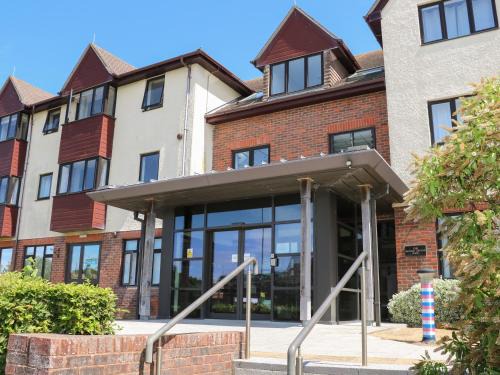 Flat 32 - Marine Court