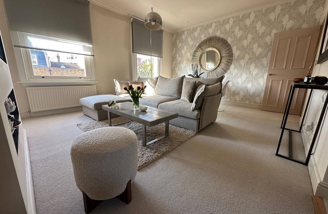 Flat Near Fulham Broadway Station - Sleeps 2