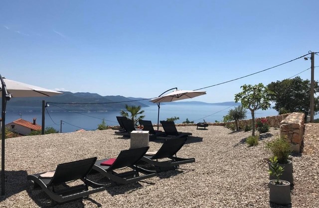 Flat "Rijeka" with a view of the water