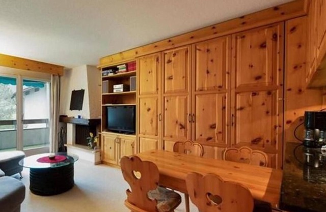 Flat with Swiss stone pine and mountain view