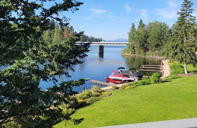Flathead Lake front Condo with fabulous views Bigfork, MT