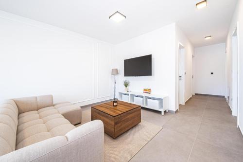 Flex SelfCheckIns 182 - 2 Bedrooms - Parking