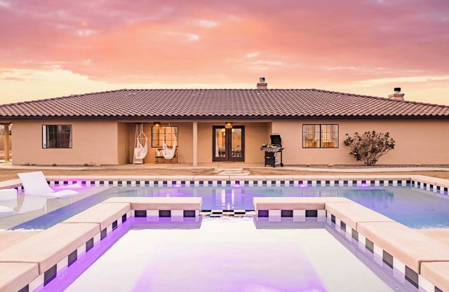 Flora by Avantstay Modern & Private Desert Oasis on Large Grounds w/Pool & Bocce Ball!