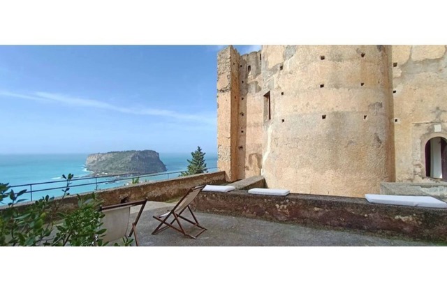 Floresta Castle for 6 people sea view